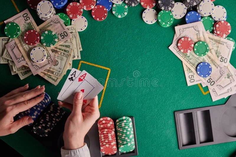 Meja kartu kasino untuk pengalaman baccarat dan blackjack di FOR4D